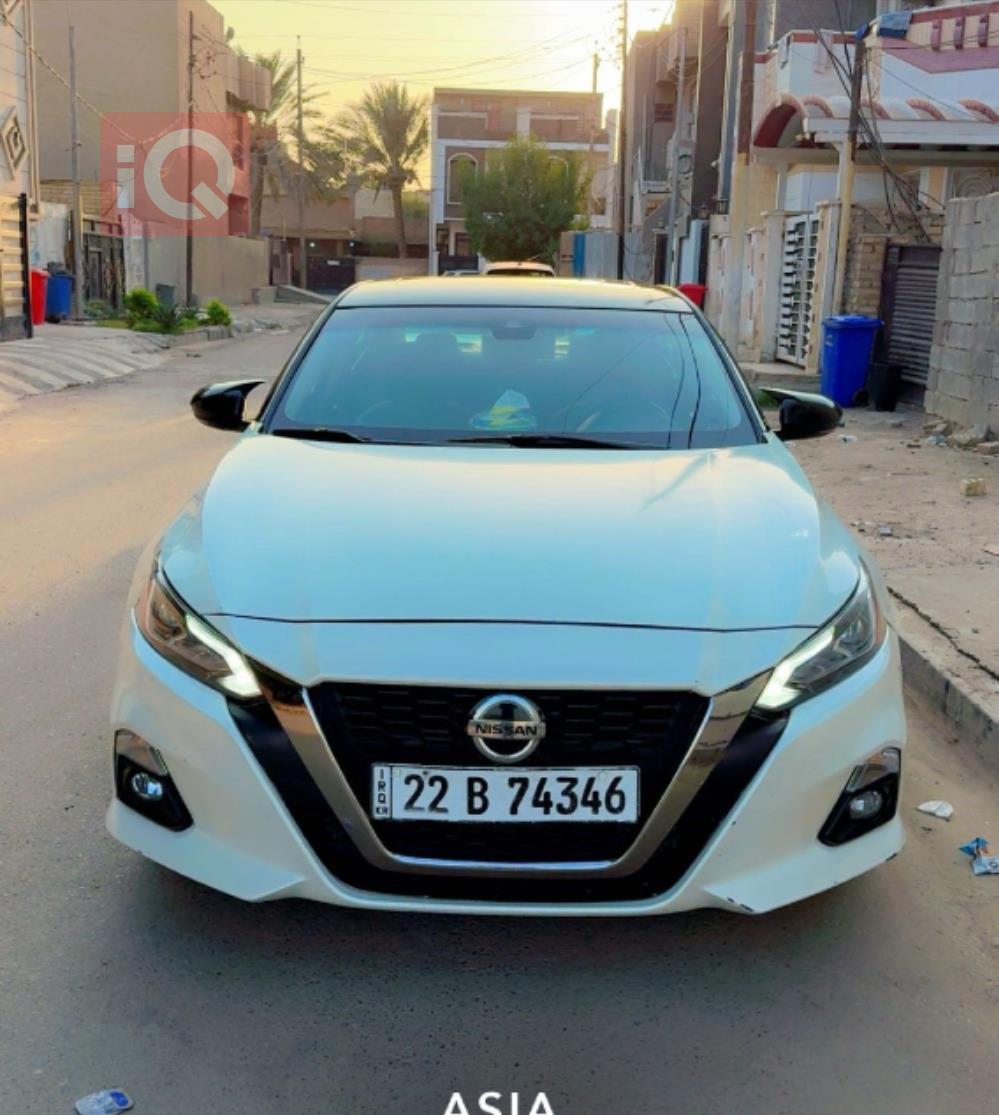 نيسان ألتيما